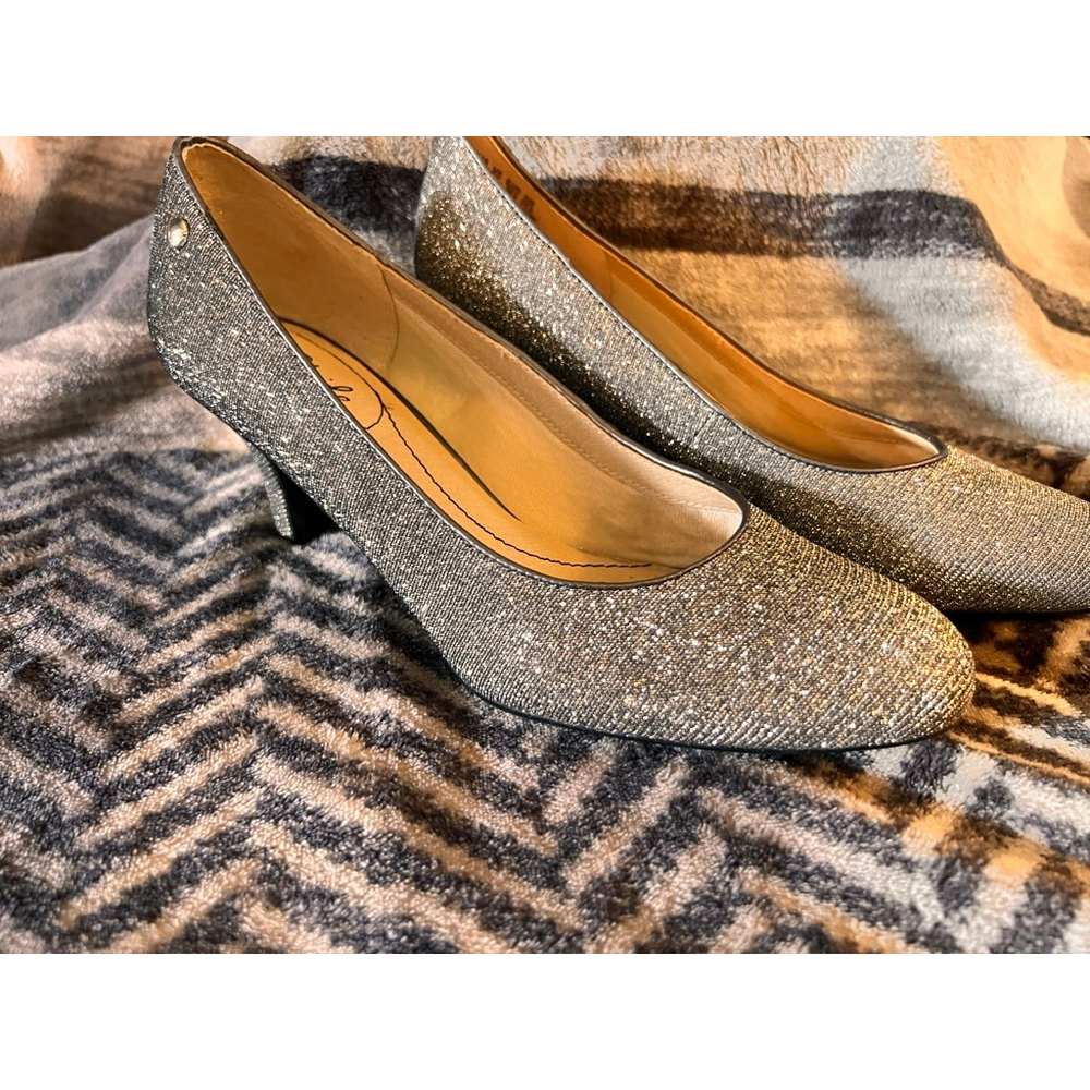 Women's LifeStride Silver Glitter Heels Size 8 - Picture 8 of 10